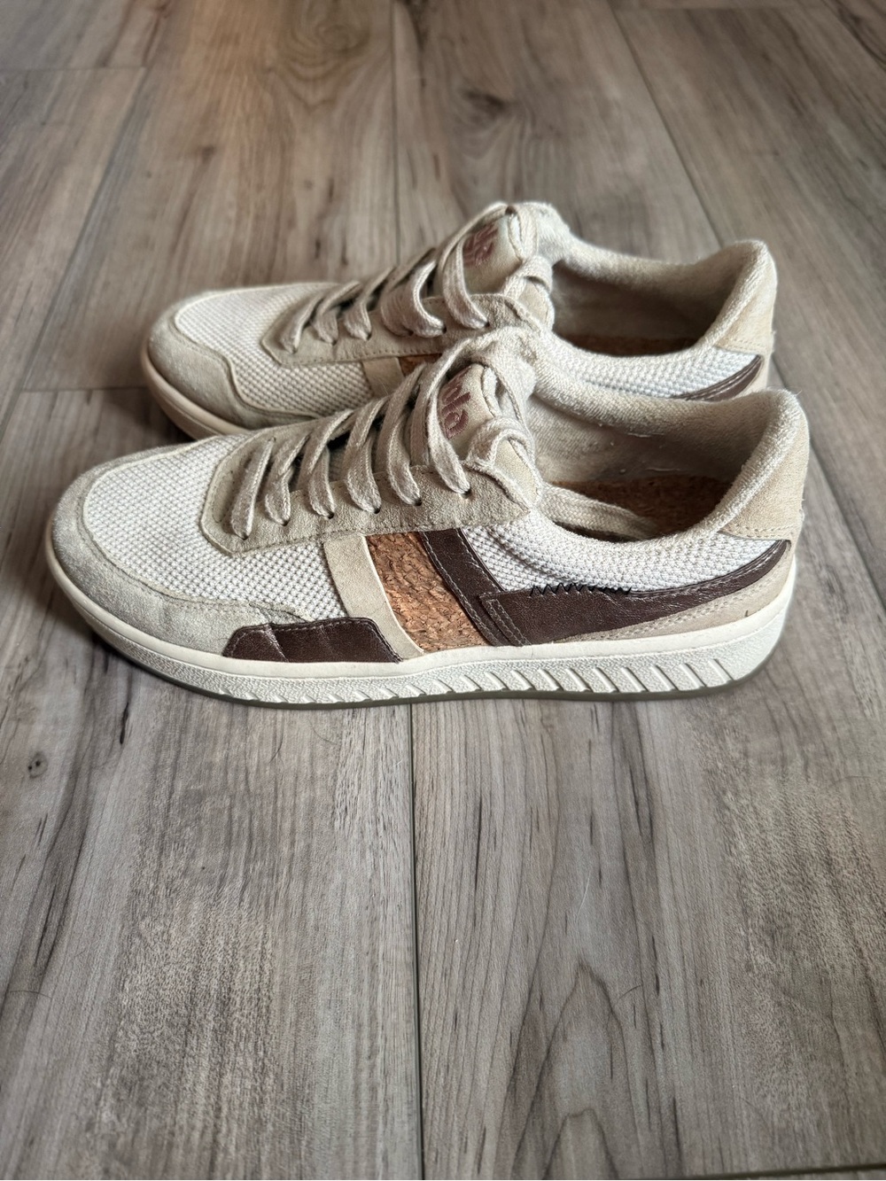 Gola Women’s Casual Beige and Brown Low-Top Sneakers Size 8